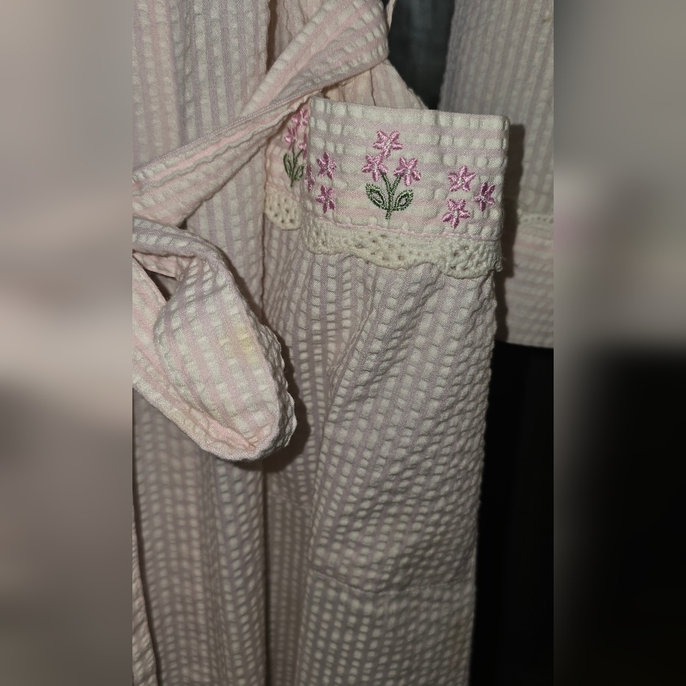 Floral Vanity Fair Robe!